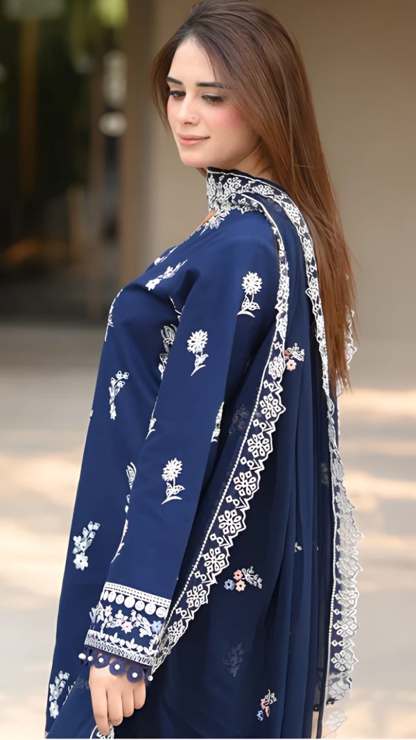 🌟 “Midnight Bloom” Embroidered Suit - Image 8