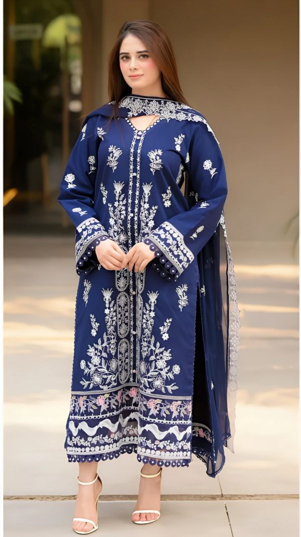 🌟 “Midnight Bloom” Embroidered Suit - Image 5