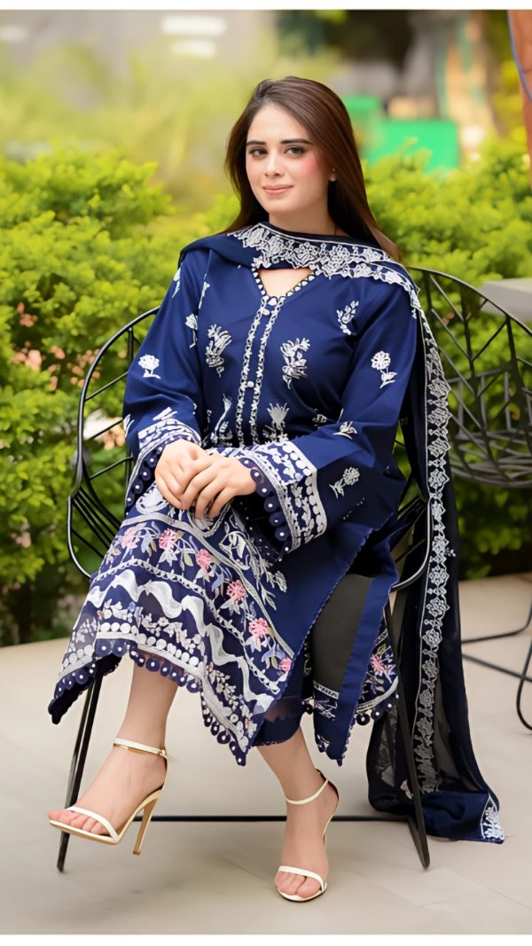 🌟 “Midnight Bloom” Embroidered Suit - Image 4