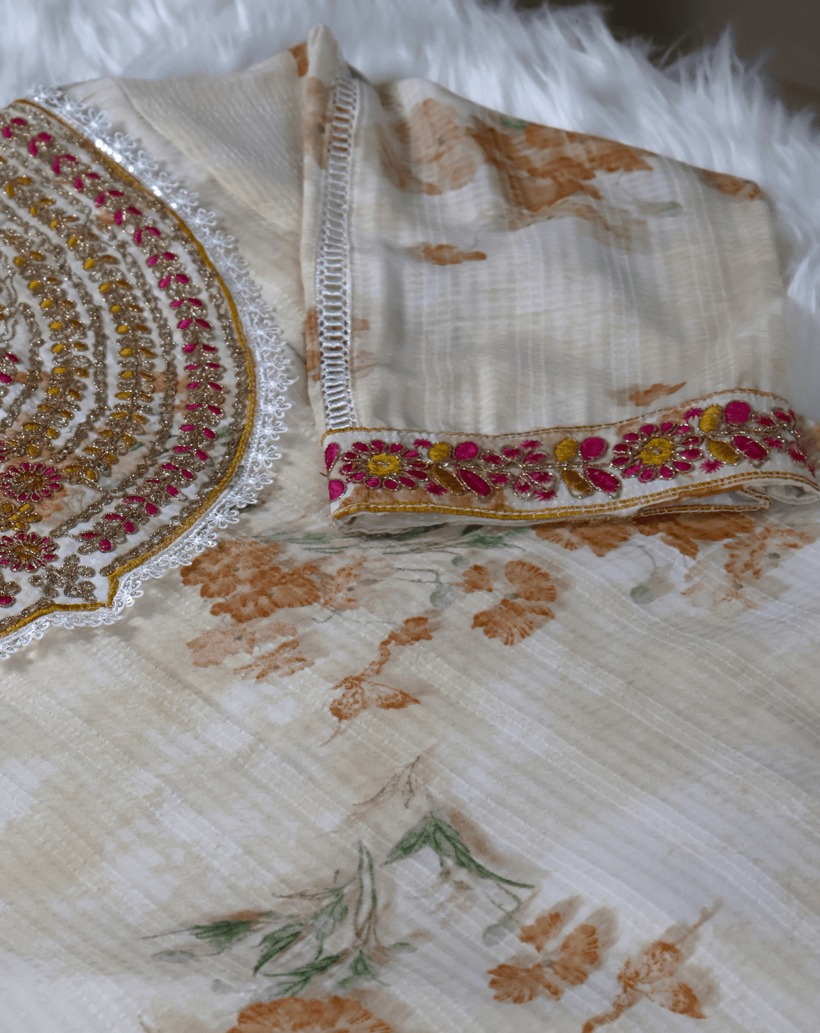 Amber Petals (Collection: Summer '26) - Image 5